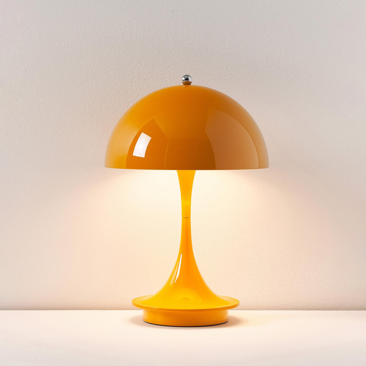 Estada Portable Lamp