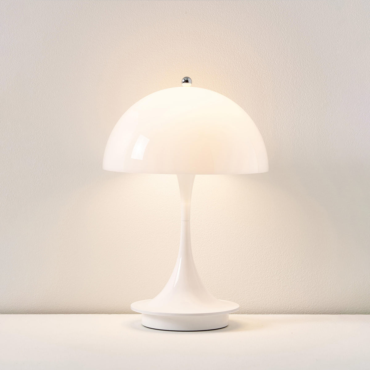 Estada Portable Lamp