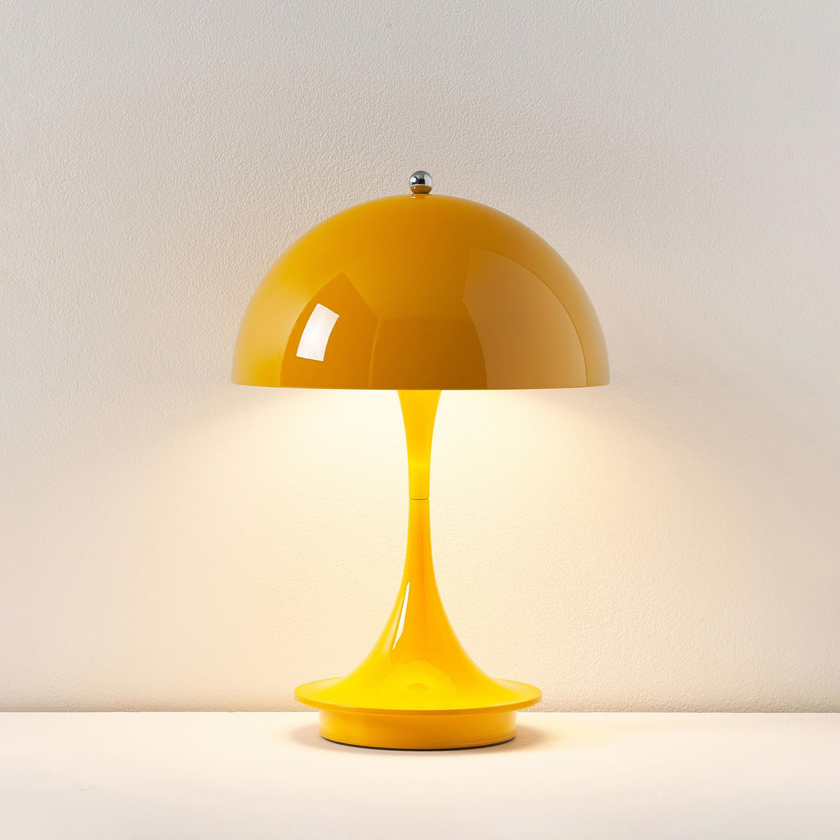 Estada Portable Lamp