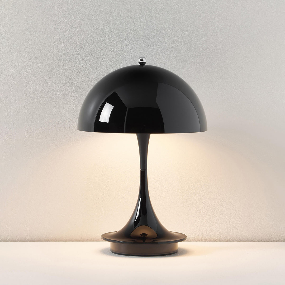 Estada Portable Lamp