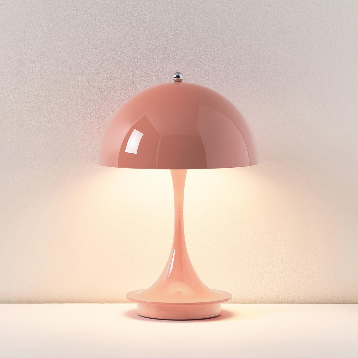Estada Portable Lamp