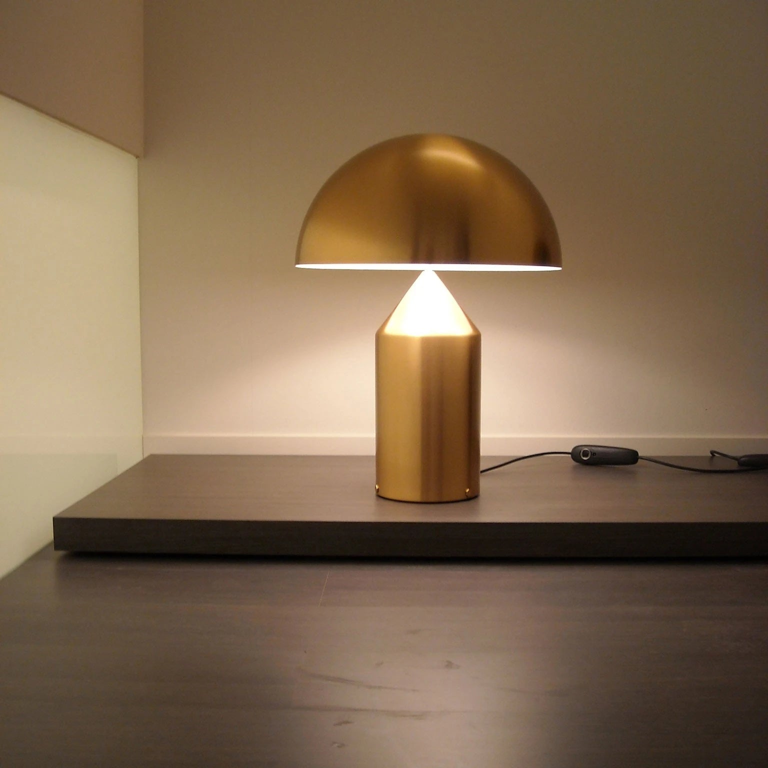 Lustro Table Lamp